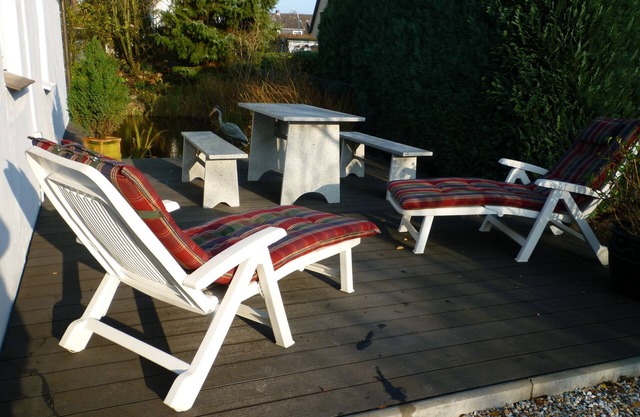 At the gates of Hamburg, close to the city, easily accessible, large terrace, WiFi garden pond,