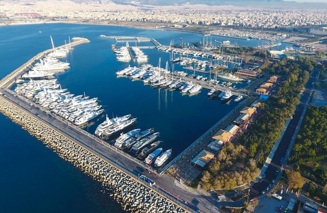 Athenian Riviera Beach front apartment 2 minutes from Tram stop