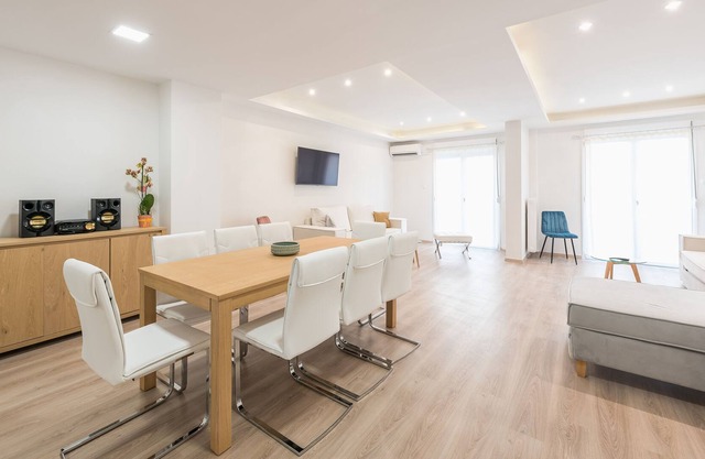 Athens Crystal Suites Apartments