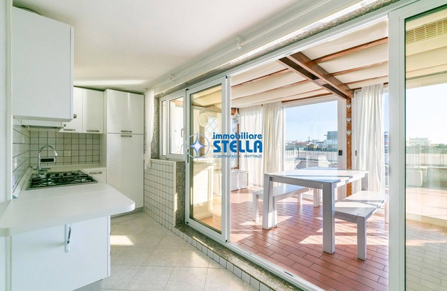 * Attic * London Condominium