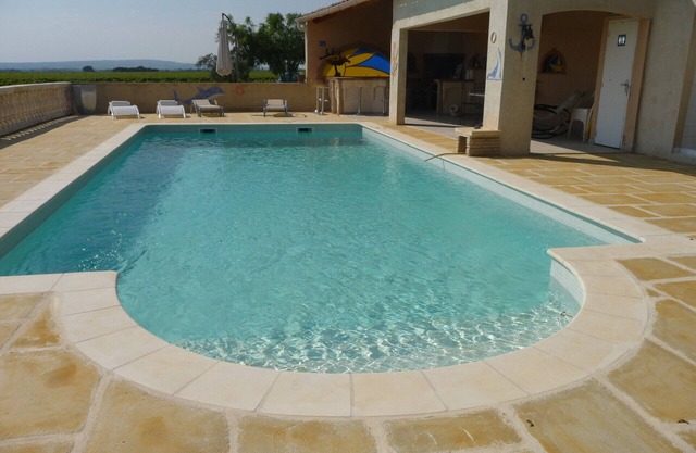 Attractive villa in Provence in the heart of the Côtes du Rhône vineyards 52 M2