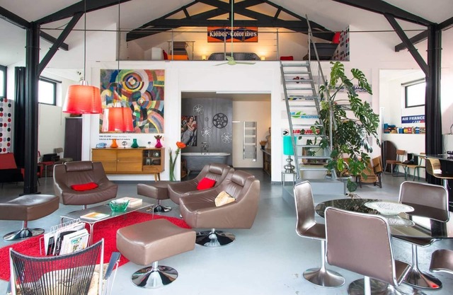 ATYPICAL LOFT -Former CINEMA-CAMPAIGN-NEAR SEA