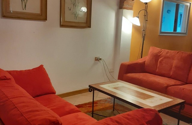 Aurora, 3 bedroom house with air conditioning, wifi, garden and shared pool