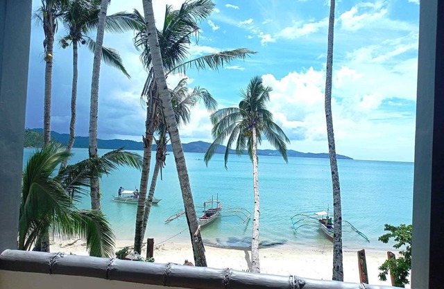 Ausan Beach Front Cottage and Restaurant