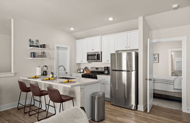 Austin Brand New Furnished Casita Near Tesla