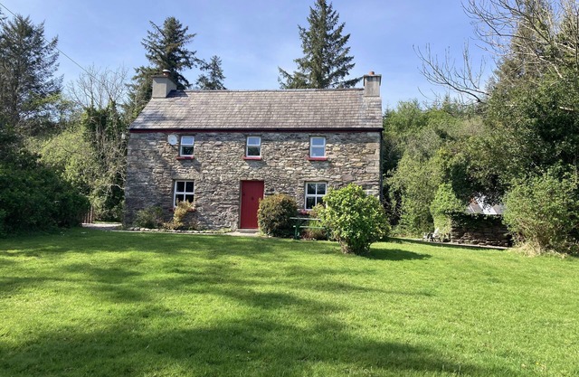 Authentic Irish cottage in the Ring of Kerry