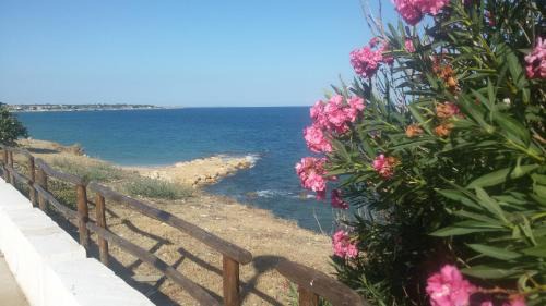 Avola Holidays 