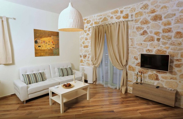 Avra - Luxury Villa for 6 people with panorama view and pool