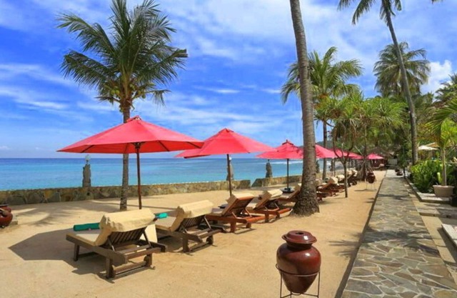 Awesome 1 Bedroom, Private Pool, few steps to the beach