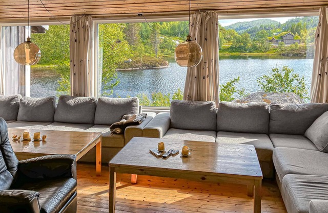Awesome apartment in Tjørhom with WiFi
