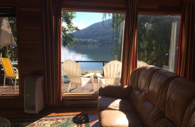Awesome Beach House on Kootenay Lake in Nelson