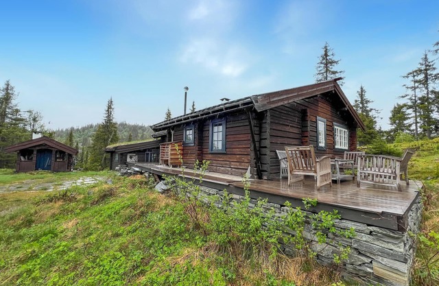 Awesome home in Aurdal with sauna