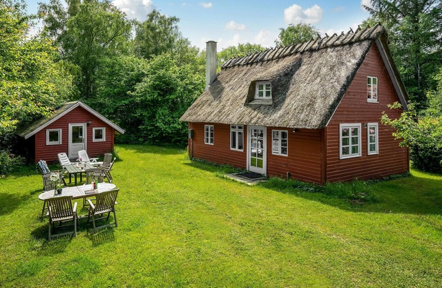 Awesome home in Bogense with kitchen