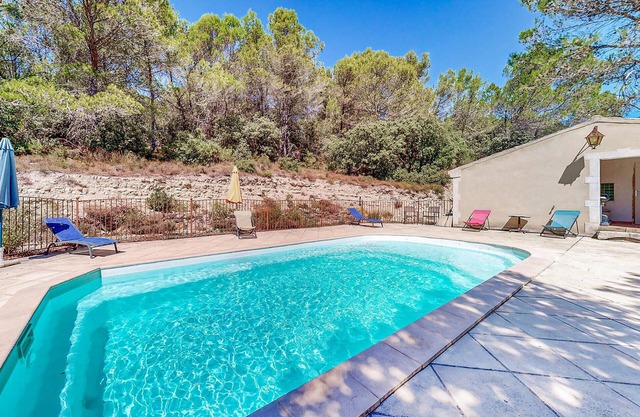 Awesome home in Bollène with WiFi