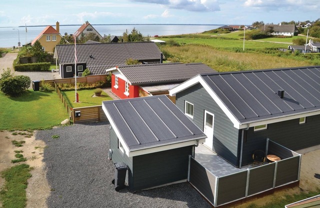 Awesome home in Esbjerg V with WiFi