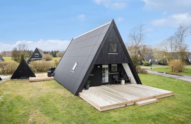 Awesome home in Farsø with WiFi