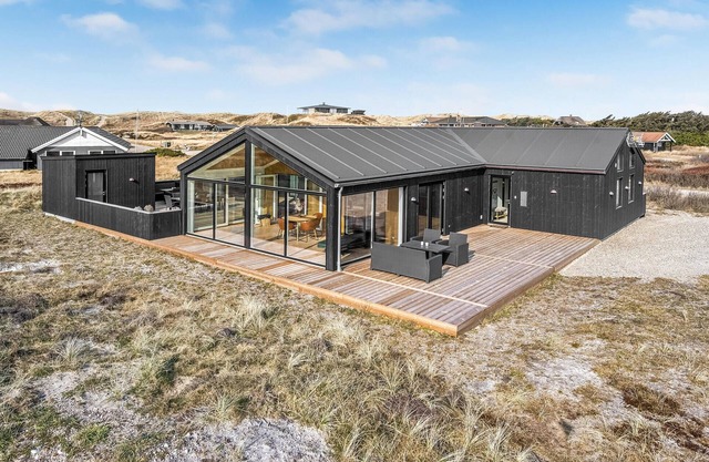 Awesome home in Harboøre with kitchen