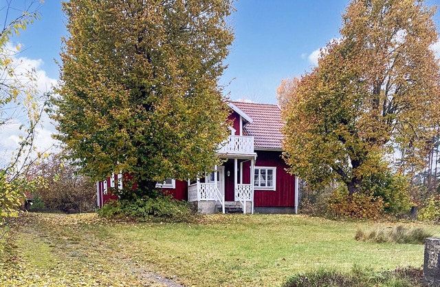 Awesome home in Hunnamåla with WiFi