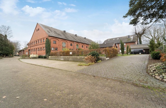 Awesome home in Loxstedt with WiFi