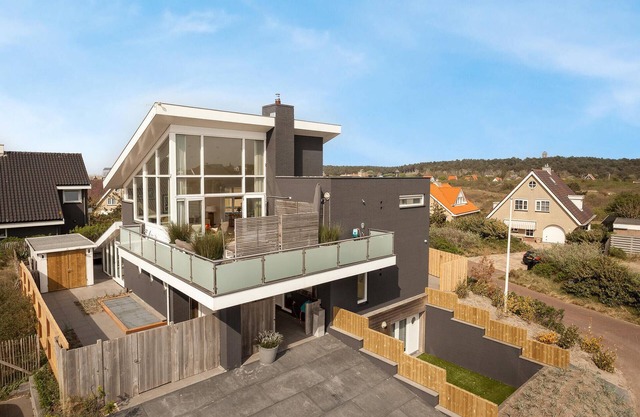 Awesome home in Bergen aan Zee