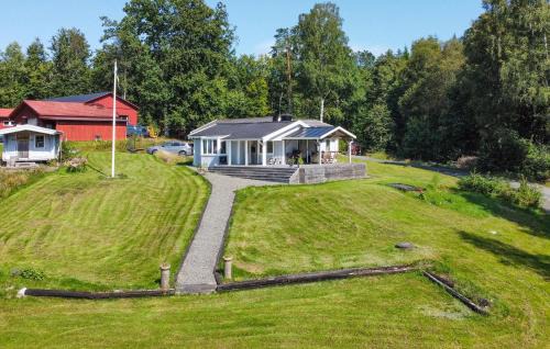 Awesome Home In Värnamo With Lake View