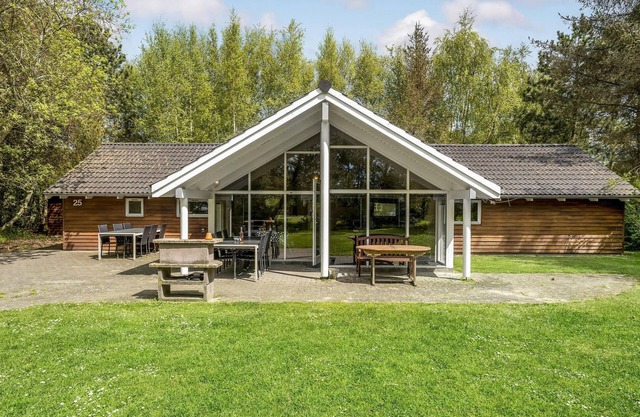 Awesome home in Væggerløse with kitchen