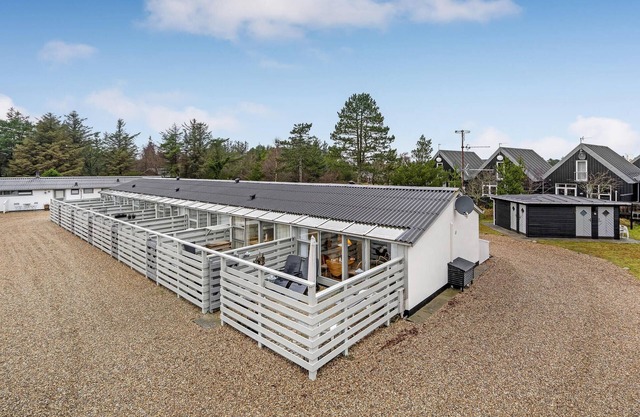 Awesome home in Vejers Strand with WiFi