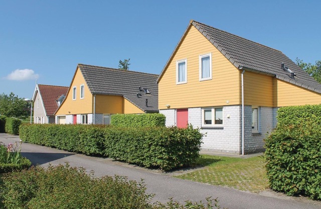 Awesome home in Wemeldinge with sauna