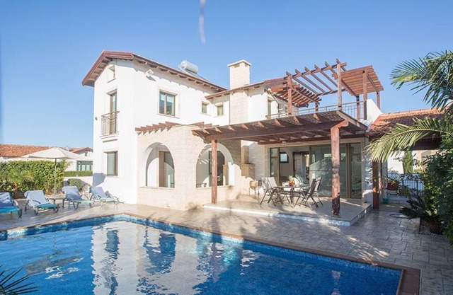 Ayia Napa Kymma Villa KY22 - a villa that sleeps 6 guests in 3 bedrooms