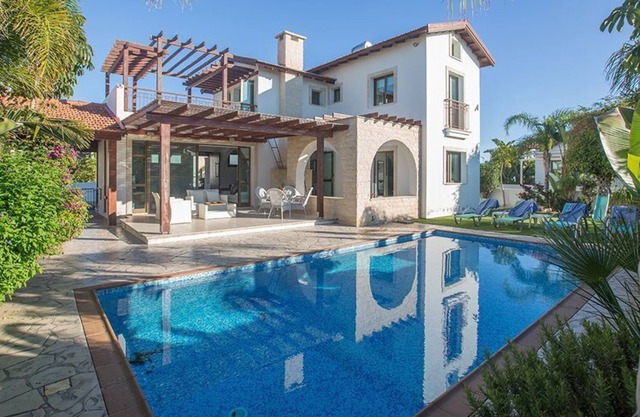 Ayia Napa Kymma Villa KY23 - a villa that sleeps 6 guests in 3 bedrooms