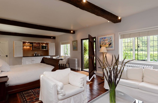 Ayres End Studio - Thatched cottage sleeping two guests
