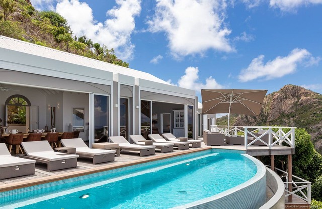 Azetes (2/4 Rooms) Luxury villa