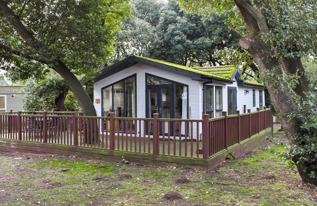 Azure Retreats - Beautiful Sea View - UK48810