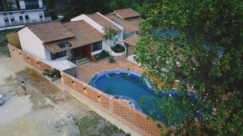 Bản Nhỏ - Little Village