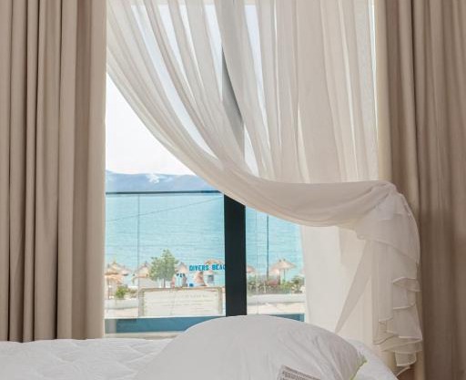 B&B Champagne, Vlore Bay