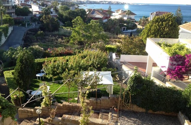 B & B Magna Grecia/villa/rooms with garden close to the sea