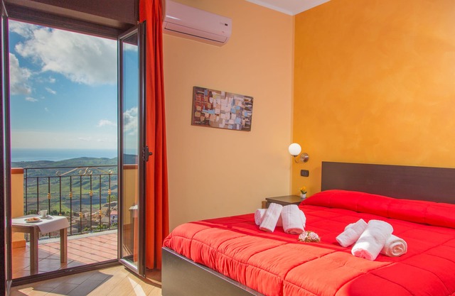 B&B MonteMare-3rd floor apartment for 16 people