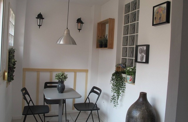 B: COZY APT. NEXT TO BEACH AND 14 MIN. TO CATALONIA SQUARE