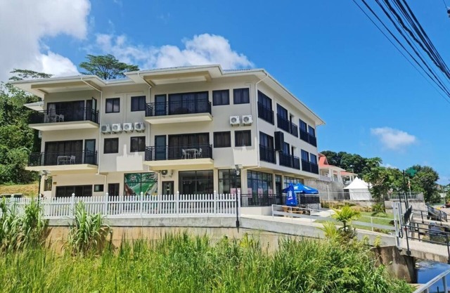 B Holiday Apartments