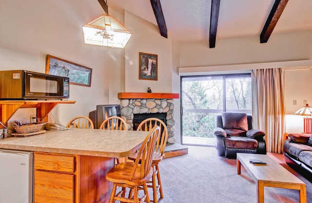 (B211) Loft Condominiums