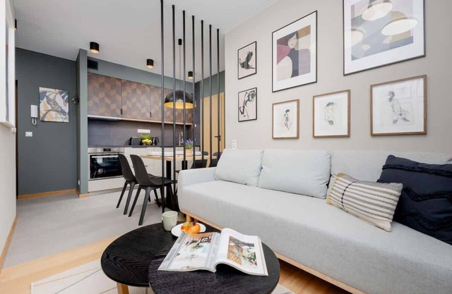 Bałuckiego 5 | Warsaw | Sunny Apartment | 2 bedrooms