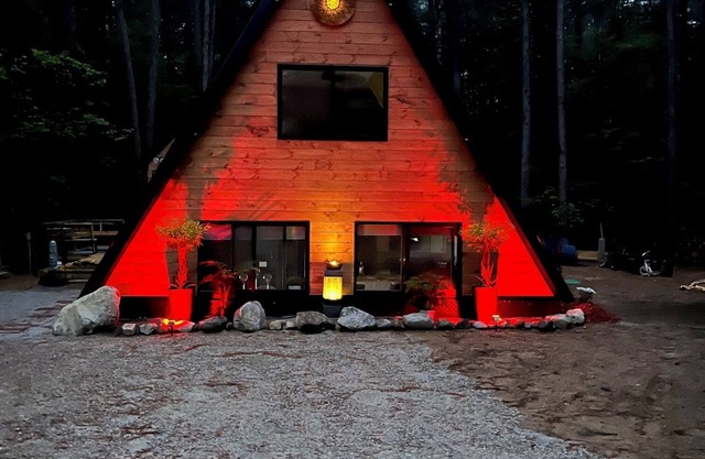 Baby Chocorua at White Lake sleeps 9