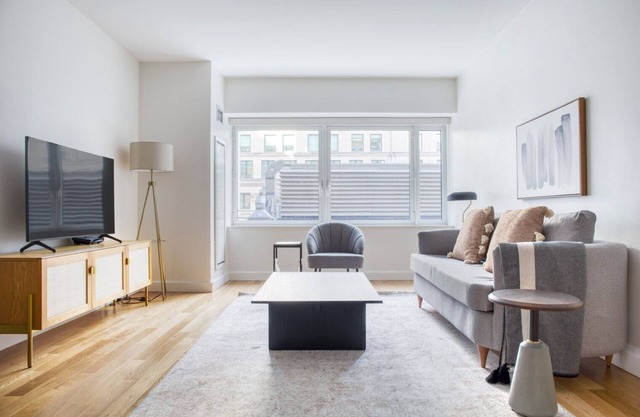 Back Bay 1BR, by Blueground