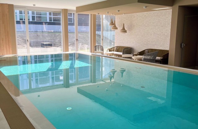 Bad Seerose, cozy vacation apartment with lake view, roof terrace, pool and sauna