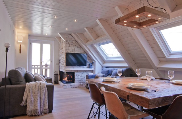Bagergue design duplex with ski storage at the foot of the slopes n Baqueira (Val de Ruda)