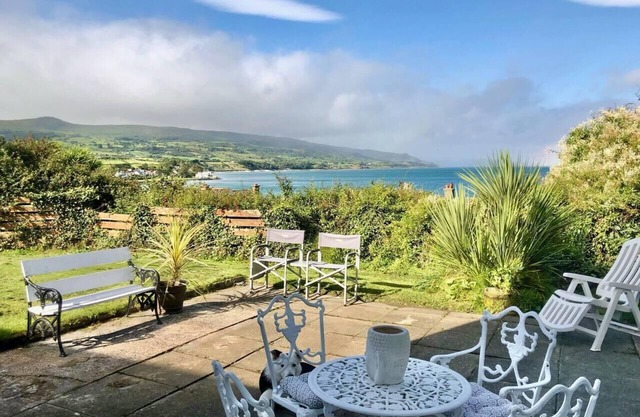 Ballygally Seaview and garden 1 bedroom hideaway