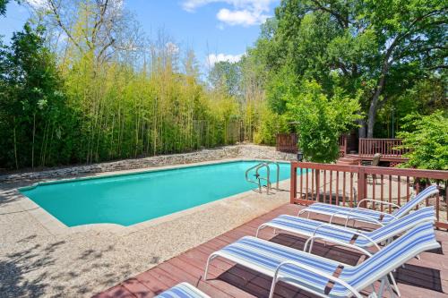 Bamboo Oasis-Relaxing Hot Tub-Family Time