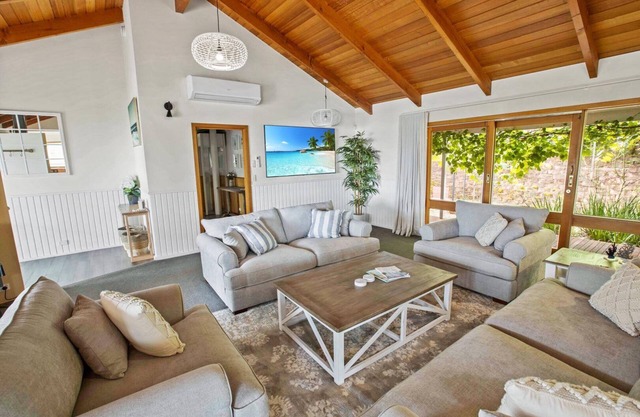 Bancroft Haven - Nestled above the marina boasting views across Bancroft Bay