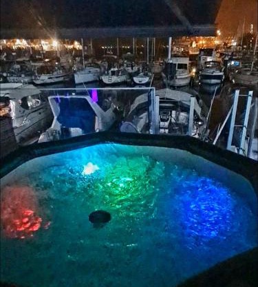 Barco-Apartamento en el Náutico de Vigo