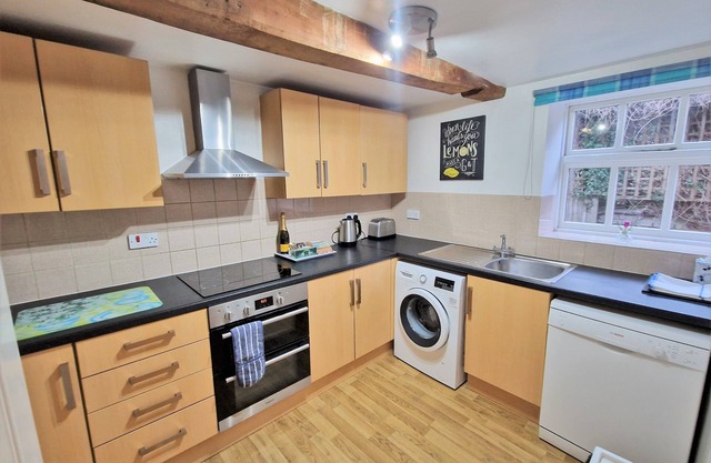 Barnyard Cottage - three bedroom barn conversion with free wi-fi